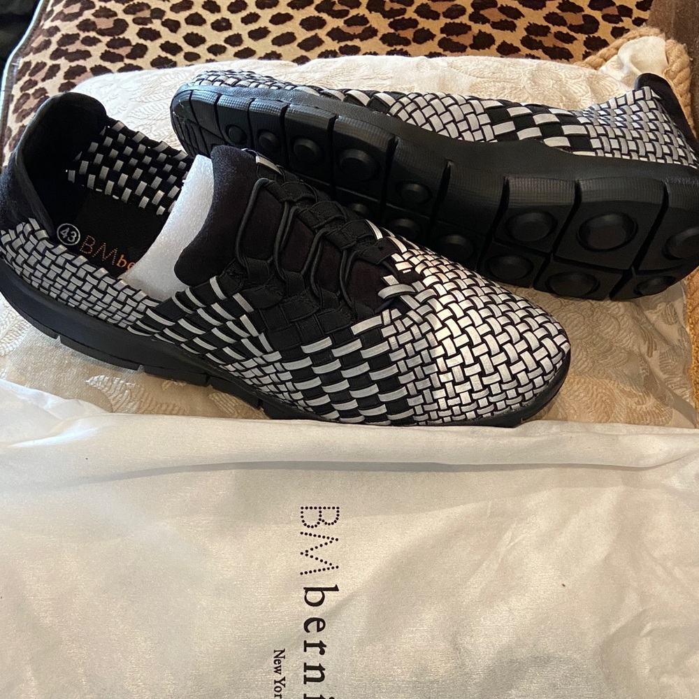 Men’s Black & White Woven Slip-On Sneakers size 43